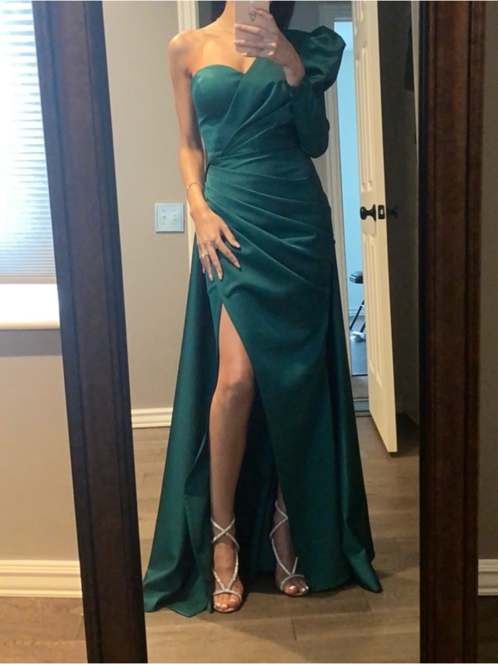 One-Shoulder Emerald Green Evening Gown with Side Slit